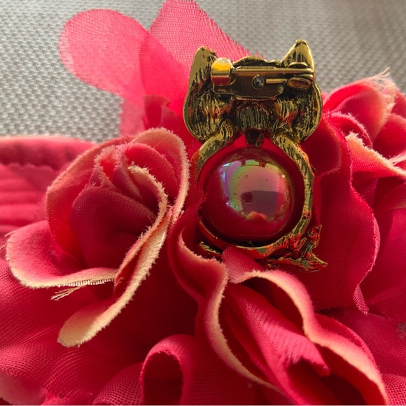 NWOT Cute little owl brooch. So cute you woukd give a “ hoot” - Picture 3 of 3